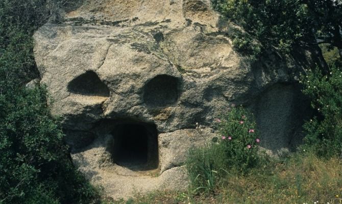 Irgoli domus de Janas<br>