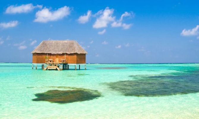 Maldive, bungalow sull'acqua