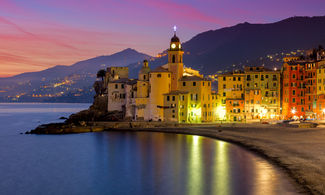 Riviera Ligure, passeggiata romantica a Camogli