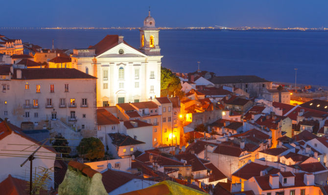 Lisbona di notte