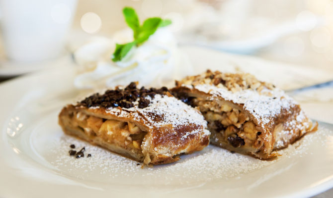 dolce farcito strudel rotolo frutta secca