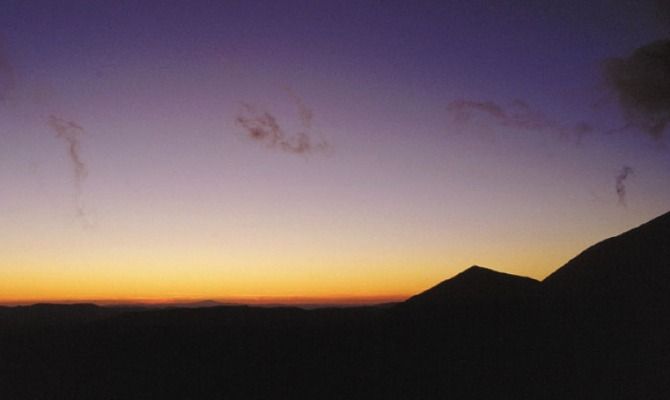 monti sibillini notte tramonto montagna ombra luce natura