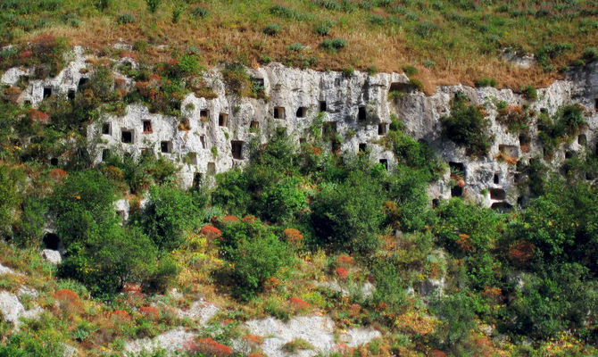 Scorcio della Necropoli