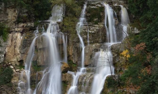 cascate rio verde montagna natura abruzzo