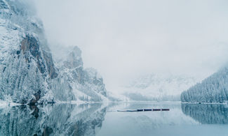 Lago di Braies, a scuola di sleddog