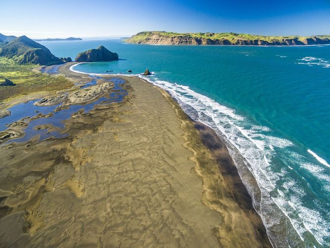 Karekare Beach