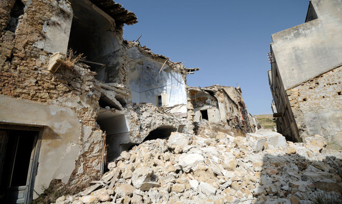 case deturpate dal terremoto in Sicilia