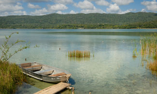 Guatemala, resti Maya nel lago
