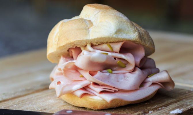 Panino con la mortadella