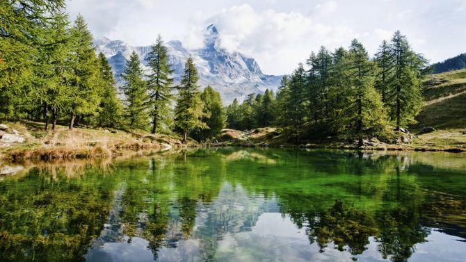 Sabot di legno in Valle di Ayas foto