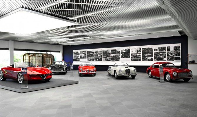 Auto in mostra