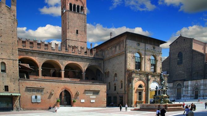 Bologna &amp;#45; Piazza Nettuno